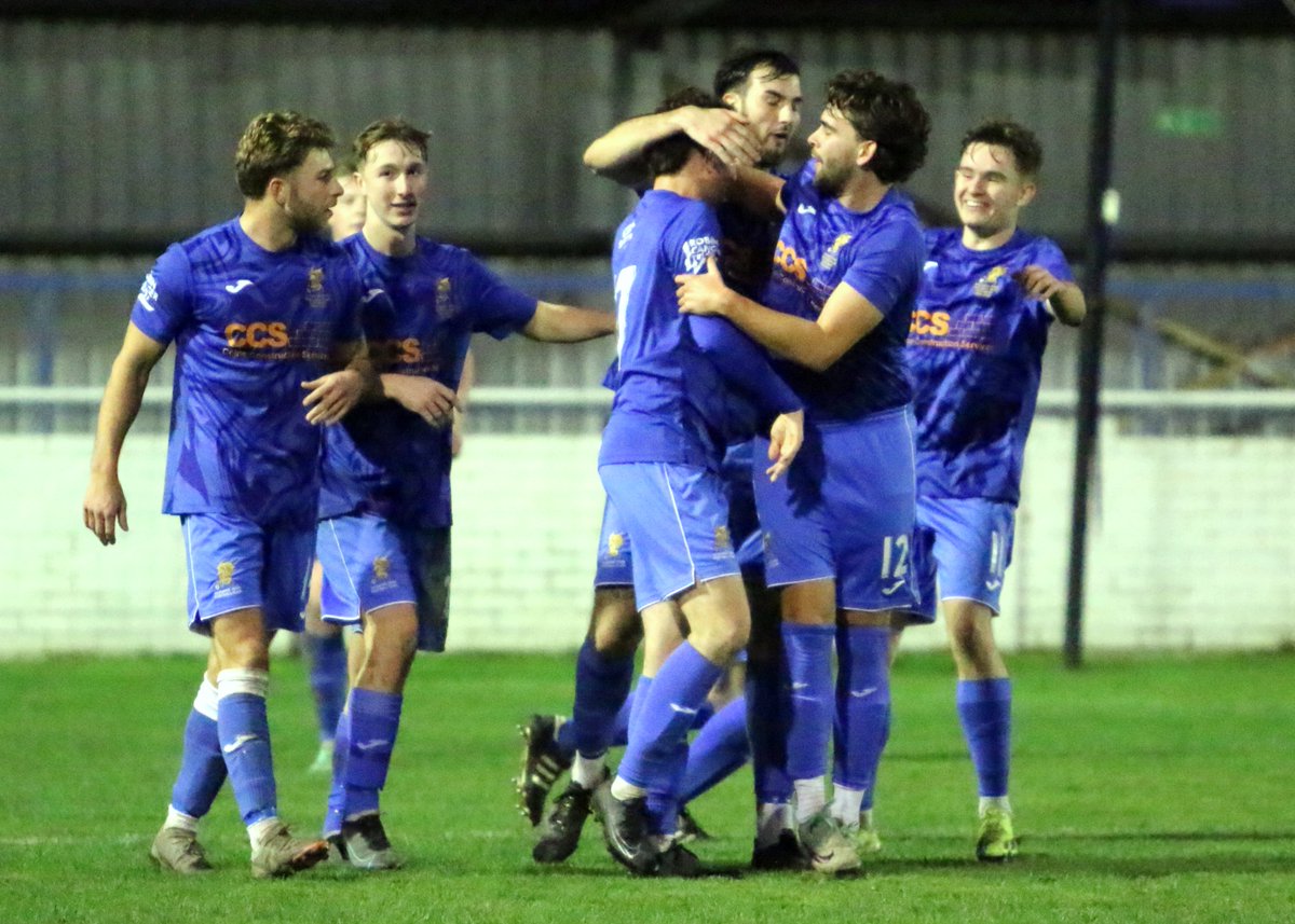 Wivenhoe Town 3 - 2 AFC Sudbury Reserves - Match photos now on the club website.

📸Ivor Dallinger📸

wivenhoetownfc.com/photos/afc-sud…