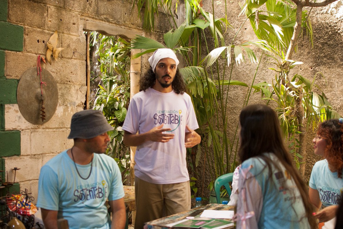 esbaratao_'s tweet photo. En el proyecto #GeneracionSustentable tenemos como objetivo generar redes entre los jóvenes emprendedores de moda 💚💜 https://t.co/ESbhqTk7fO
