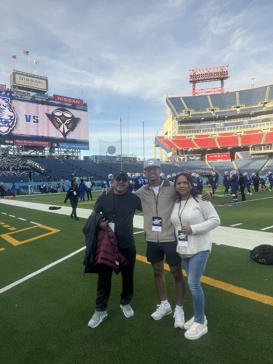 Had a amazing gameday visit to <a href="/TSUTigersFB/">Tennessee State Football</a> ! Thank you <a href="/CoachKBurns44/">Keith Burns</a> for the invite, always a pleasure to see you and be back in Nashville! 
<a href="/HKA_Tanalski/">Adam</a> <a href="/TSUFbrecruiting/">Tennessee State Football Recruiting</a> <a href="/Briggs_bourg/">briggs bourgeois</a> <a href="/recruitPCHS/">Paulding County High School FB Recruits</a>