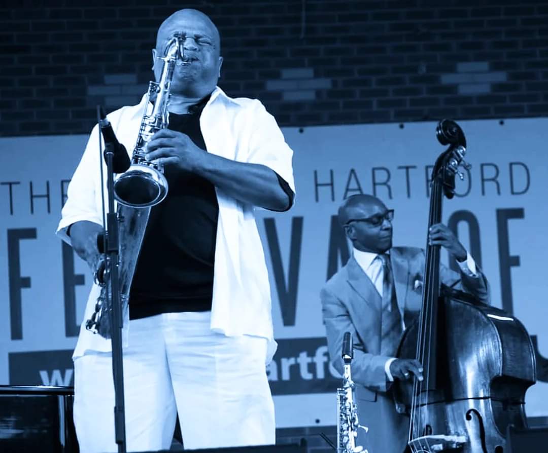 AquilMizan's tweet photo. Happy 71st Birth Anniversary to #jazz #saxophonist @AzarJazz with #bassist #NatReeves!
#sax #bass #saxophoneplayers #doublebass #horn #stringbass #saxplayers #uprightbass #saxophone #standupbass #acousticbass #tenorsax #cello #doublebassist #tenorsaxophone #Azar #saxophonists https://t.co/HMH6zS5aW3