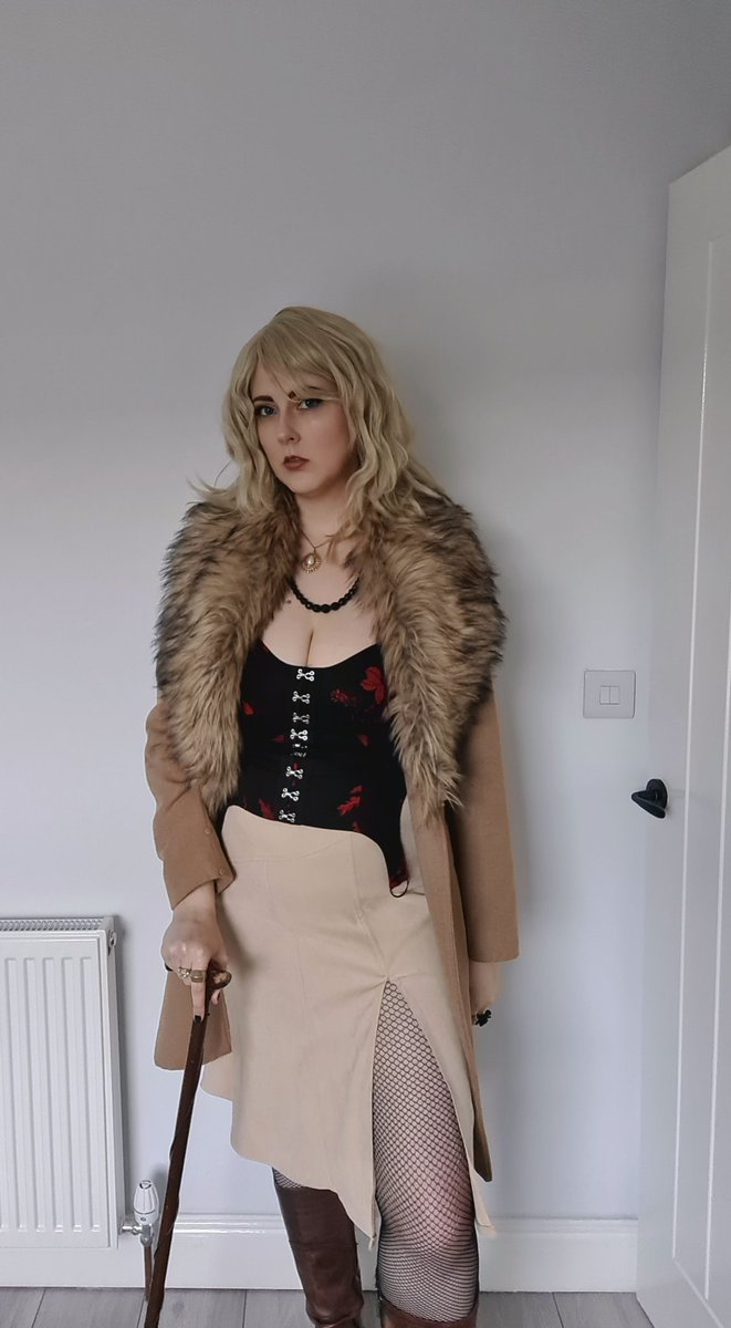 XPaintedapples's tweet photo. Big L for netflix for dropping #deadboydetectives Why you always cancelling the good stuff? Anyway here is my Esther cosplay cause no one ever cosplays her and it makes me sad. We love a woman who serves 💅✨️🧙‍♀️  #OperaticHorrorShow #SaveDeadBoyDetectives https://t.co/KUvJgu0p2J