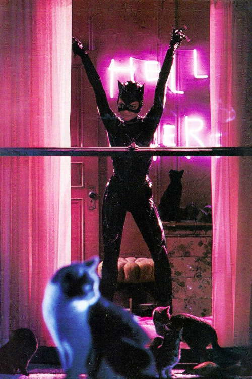 TheCinesthetic's tweet photo. Michelle Pfeiffer in Batman Returns (1992) https://t.co/M3mQO3KBJB