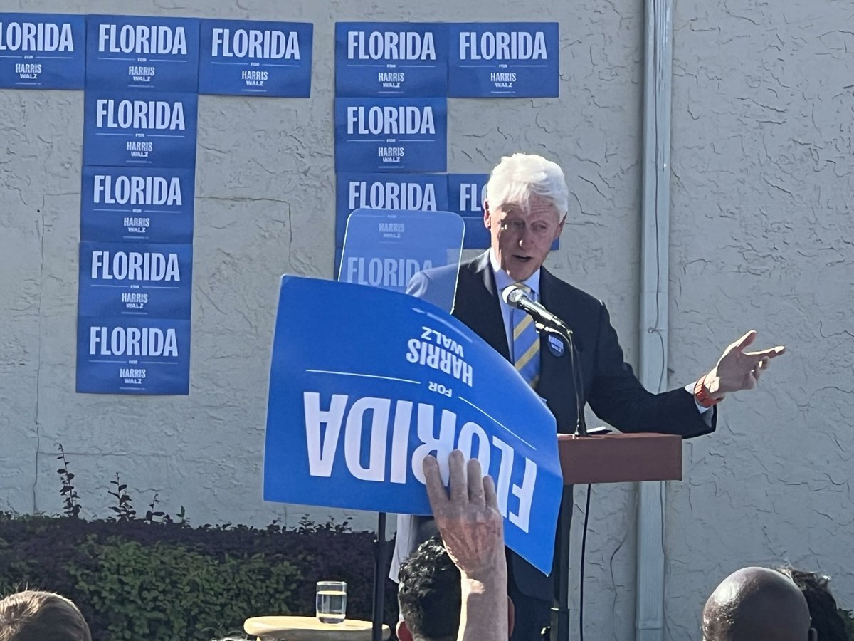 Fla_Pol's tweet photo. “You got to show up. You can win in Florida,” @BillClinton tells crowd in Eatonville as he rallies for @KamalaHarris with @FlaDems, @MaxwellFrostFL

Reporting by @GabrielleRusson

https://t.co/tseIvYfUlP

#FlaPol https://t.co/nZxQG8nHki