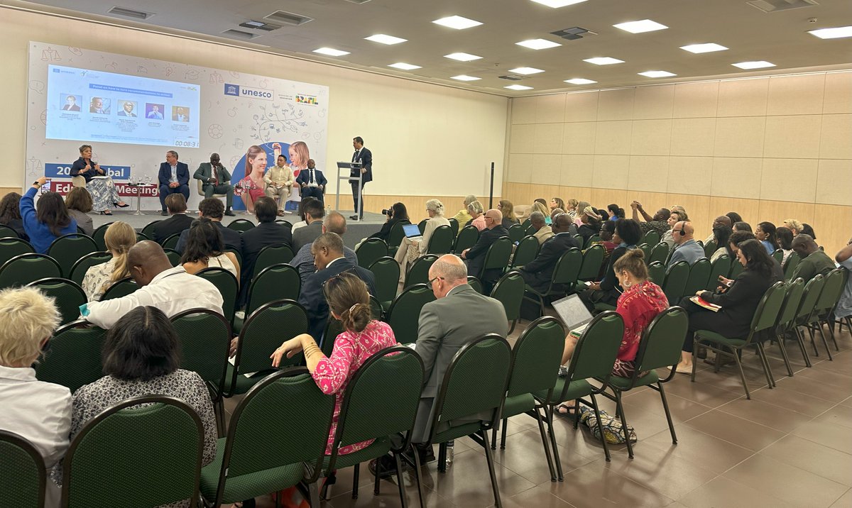 CONFEMEN's tweet photo. #GEM2024
#Fortaleza #bresil
Session dédiée aux #enseignants qui constituent un maillon essentiel dans la réalisation des cibles de l'#ODD4. La #confemen qui fait de la question enseignante une préoccupation permanente partage son expérience et les réalisations du #PASEC et #PACTE https://t.co/IQhjfCHzAB