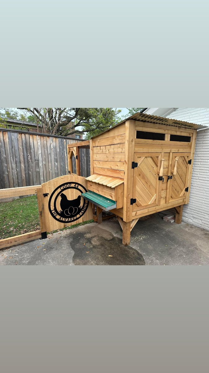 garden_hen's tweet photo. Large spaces or creative nooks, we can build anywhere.
We also build catios, goat, duck, quail and dog structures. 
832-722-2249 
-Chicken Mike #chickens #coops #chickencoops #backyardchickens #fresheggs #fresheggsdaily #urbanpoultry #urbanpoultryeducation #selfsustainable https://t.co/cjeoQsNZiF