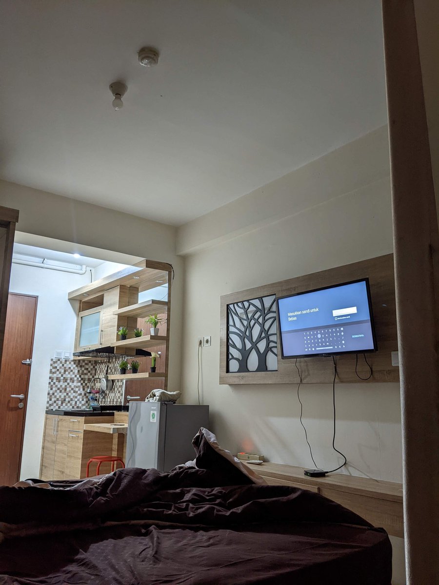 BYogianto's tweet photo. Niatnya pengen tidur semaleman, tapi giliran udah di tempat malah begadang sampe pagi. https://t.co/0X73A2658j