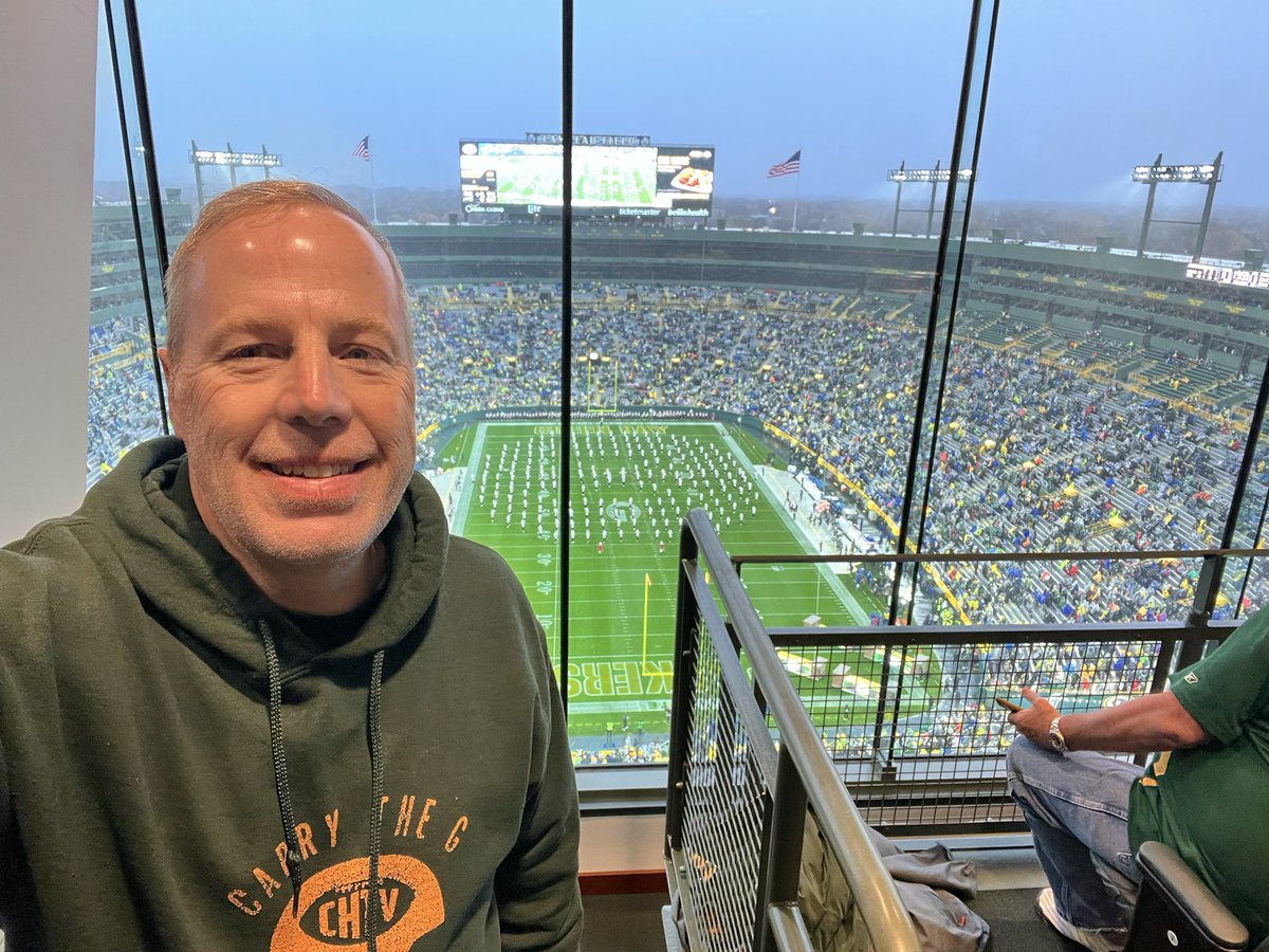 OdiumOdi's tweet photo. A great seat on a wet day! Go Pack Go! #CheeseHeadTV  #Carry the G https://t.co/KzULwRlgUy