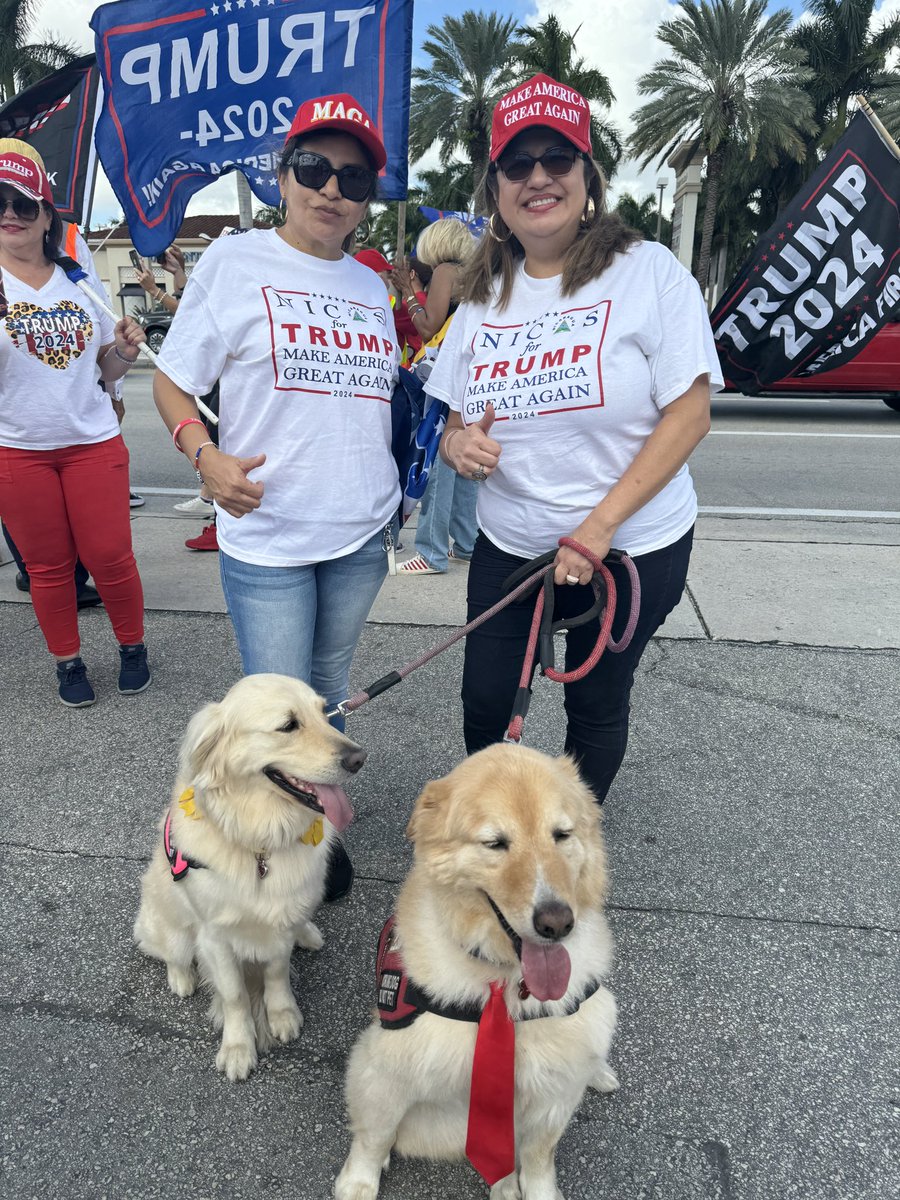 AidaCarrion1's tweet photo. 🚨🚨🚨En el rally de #LatinosForTrump en Miami los #NicasForTrump #VeteransForTrump #WomenForTrump dijimos presente! Grandioso compartir con nuestros hermanos Cubanos, Colombianos, Venezolanos, unidos por un mismo propósito. #MAGA #AntiComunismo #AntiGlobalismo #ProudCatholics 🇺🇸 https://t.co/uDXXtIM2rH