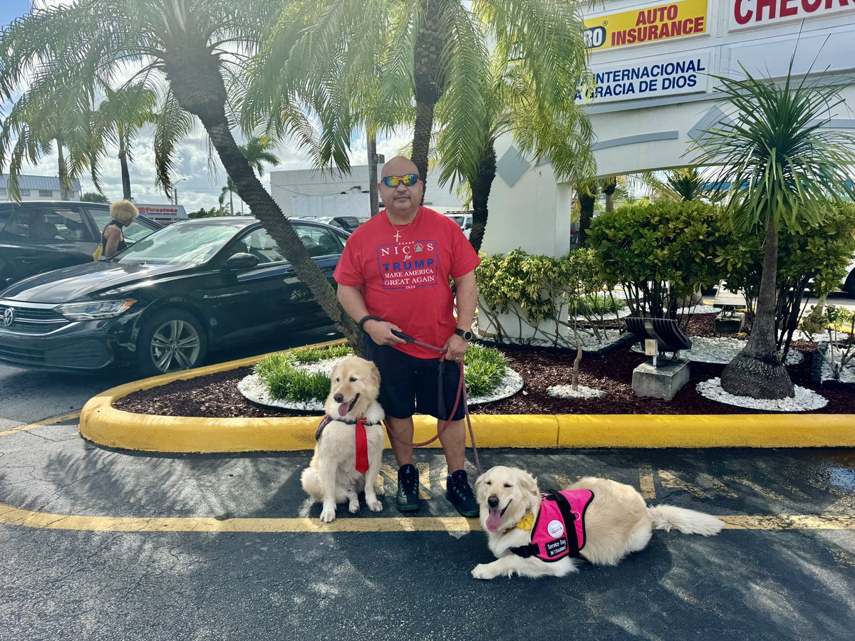 AidaCarrion1's tweet photo. 🚨🚨🚨En el rally de #LatinosForTrump en Miami los #NicasForTrump #VeteransForTrump #WomenForTrump dijimos presente! Grandioso compartir con nuestros hermanos Cubanos, Colombianos, Venezolanos, unidos por un mismo propósito. #MAGA #AntiComunismo #AntiGlobalismo #ProudCatholics 🇺🇸 https://t.co/uDXXtIM2rH