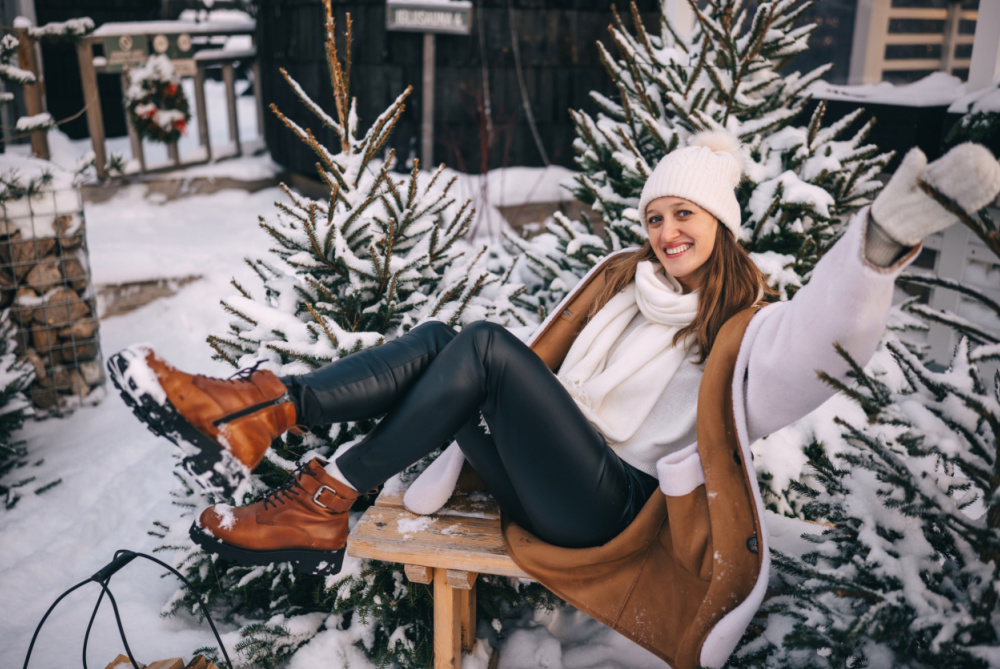Lets face it there is nothing worse than soggy feet 🫣 so keep out the rain and snow  with these top rated waterproof leather boots! 👢💦🌨

travelfashiongirl.com/womens-waterpr…