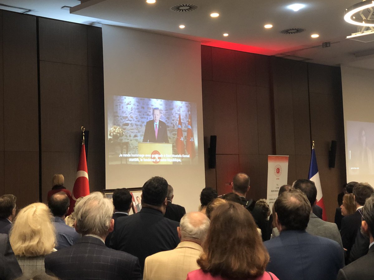 FrAzDialogue's tweet photo. Lion şəhərində #TürkiyeCumhuriyeti|nin 101-ci ilini @FrAzDialogue nümayəndələri ilə birlikdə qürurla qeyd etdik.

Xanım konsul Elif Çelebicana dəvətindən dolayı təşəkkürümüzü bildirir və qardaş Türk millətini #29EkimCumhuriyetBayramı 🇹🇷   münasibətilə bir daha təbrik edirik! https://t.co/UW1Xd4YH4T