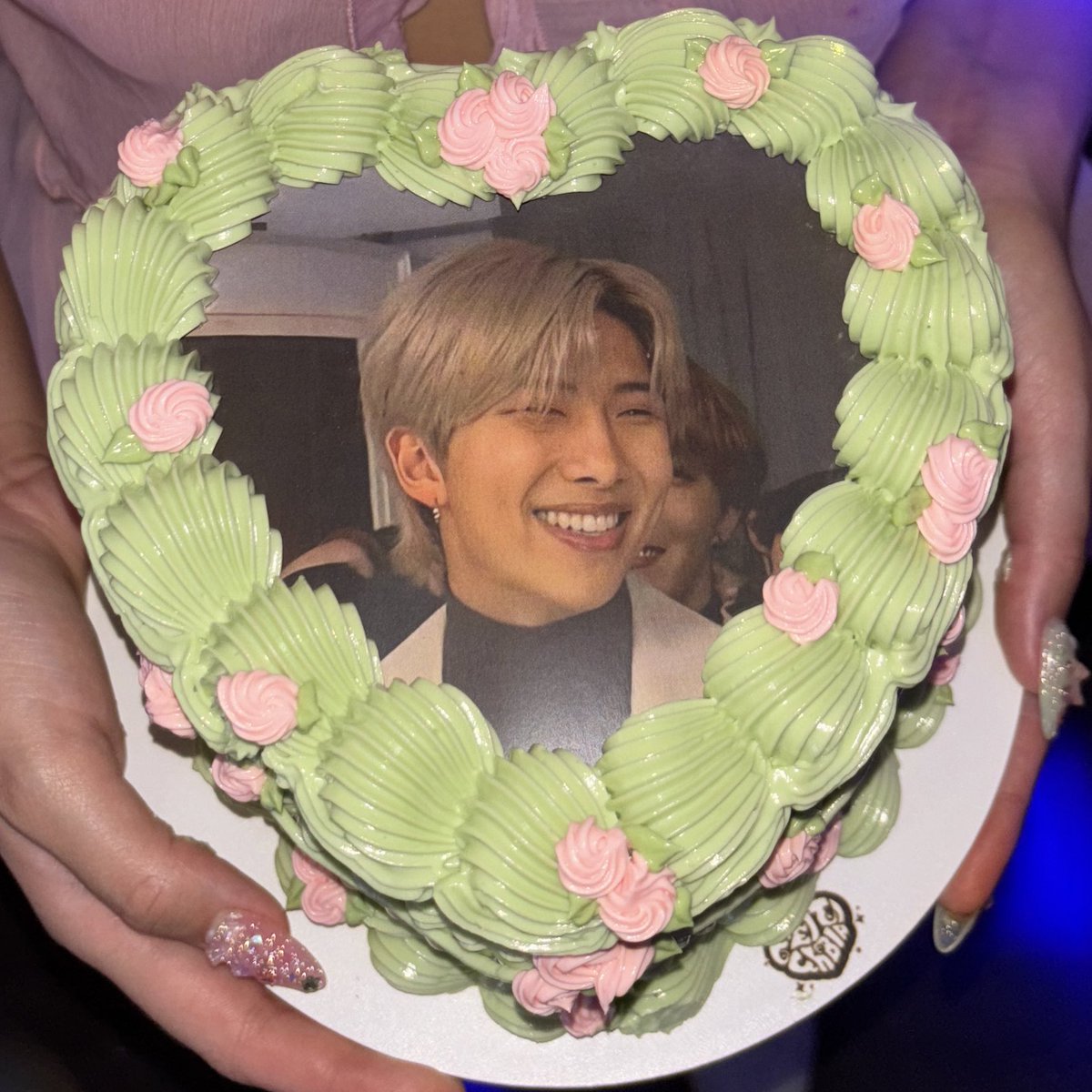 rmdipity's tweet photo. im just a girl https://t.co/p0nBgzu9Y8