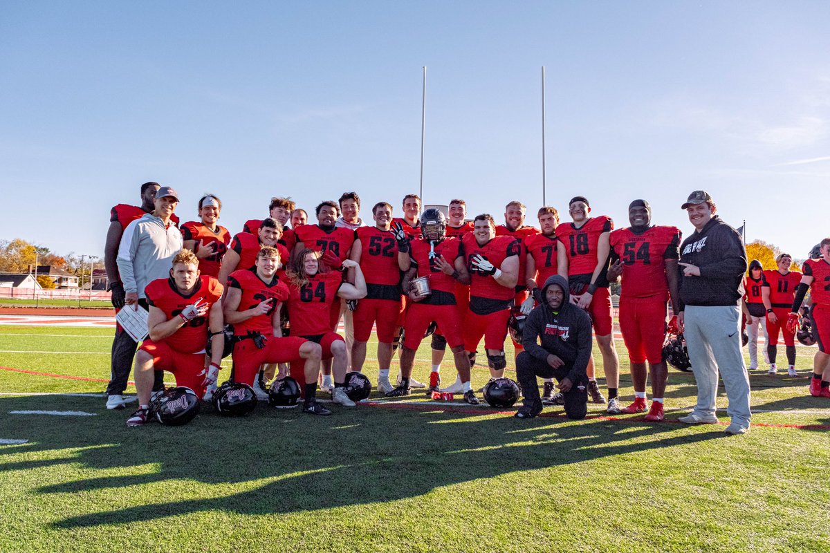 DCRedDevilFB's tweet photo. All smiles here on Biddle Field 🤗 

#WearTheRed | #ForksUp https://t.co/DtyEDF04IJ
