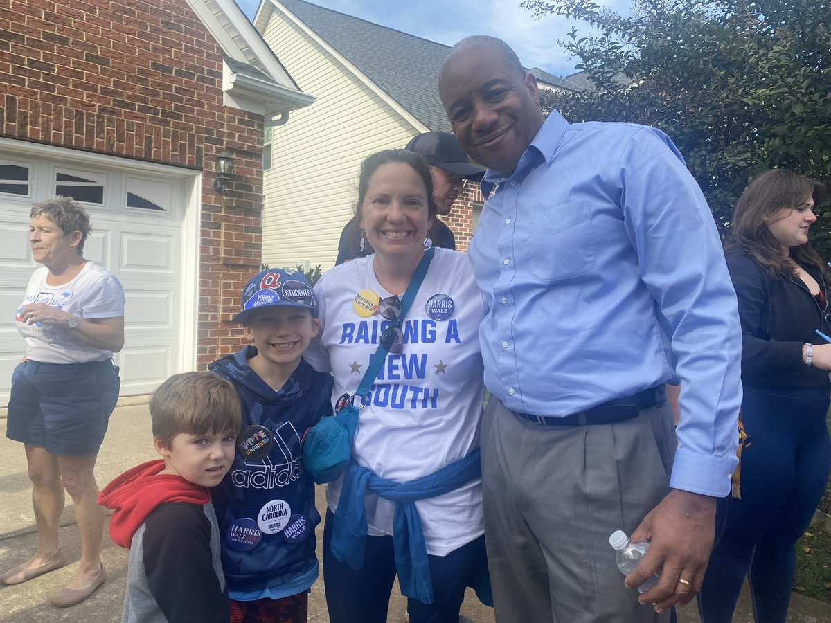 MoGreenforNC's tweet photo. It’s been a great day out on the campaign trail – thank you, Mecklenburg County! 

From North Carolina’s big cities to our small towns, voters share: our children deserve excellent public schools &amp; our educators should be paid more. I completely agree. https://t.co/lIi8SMFV7N