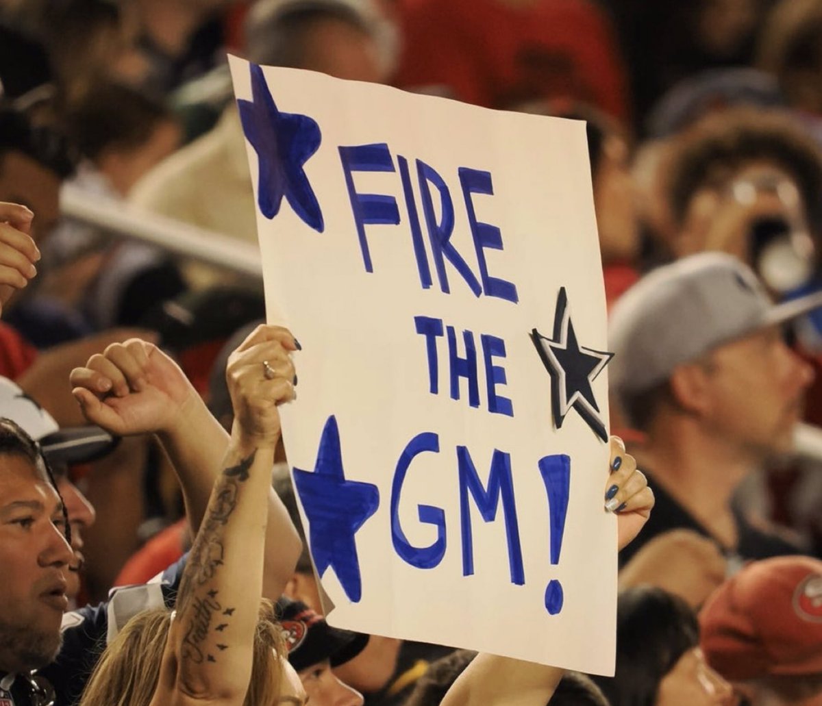 CowboysNewsBR's tweet photo. FUCK YOU JERRY JONES https://t.co/595I4V1IQS