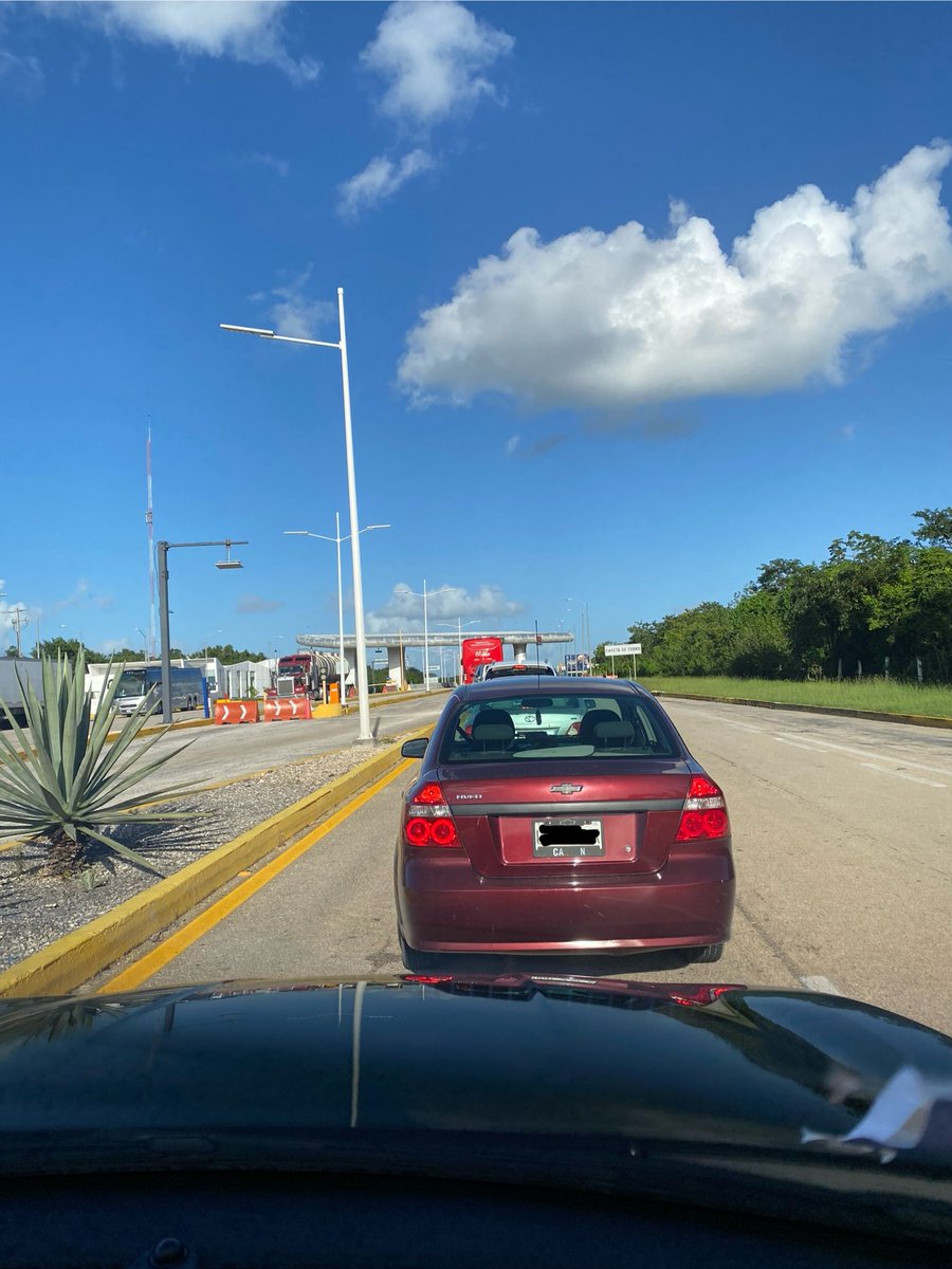 ginimendoza's tweet photo. Compras un dispositivo para evitar estas filas y pérdida de tiempo y resulta que tienen bloqueado el acceso! 😡 #autopistatintal-cancun https://t.co/Q8NVYJqUWi