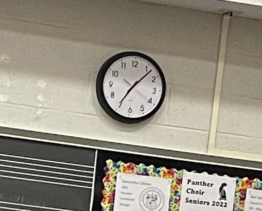 godston6's tweet photo. Does anyone still have clocks they need to reset (versus phones and computers which reset themselves)? LOL https://t.co/SxmNiCBO5l