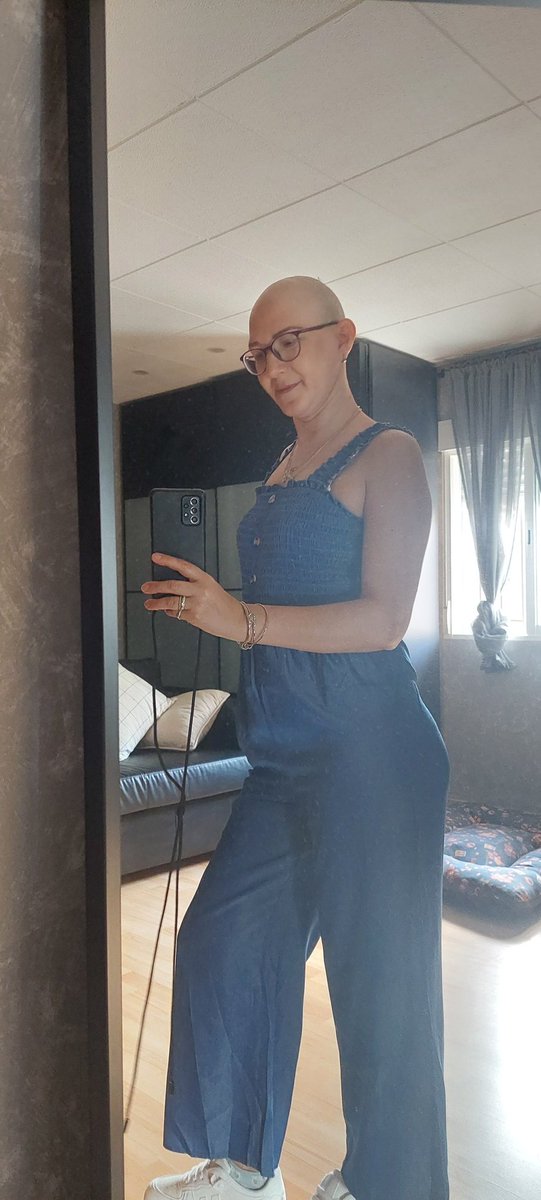 dunkaperra's tweet photo. Holaa,mi gente linda 💖. No estoy gorda😉 ,estoy hinchada.Terminaron las 16 quimios, hace 1 semana. Mañana muchos análisis clínicos.  Y el jueves próximo cirugía.  Toda la fé en dios ,los médicos y todas las energías positivas que me llegan . Muchas gracias 😘 . SEGUIMOS💪🏽 https://t.co/Sqpv97LFB6
