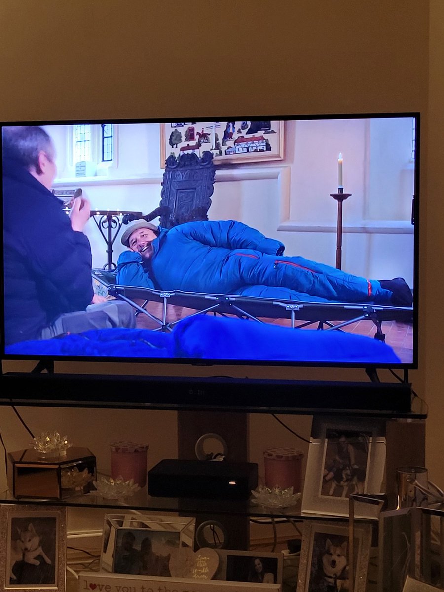 Catherine_48's tweet photo. #GoneFishing
Draw me like one of your French girls 
#Titanic @RealBobMortimer 😆 ❤️ https://t.co/FyqSrLe7v2