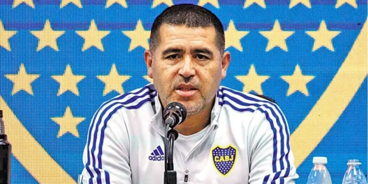 BosteroFin77807's tweet photo. El responsable número 1 del presente de Boca.

Es un cara de verga, soberbio, mal tipo, egocéntrico, torpe, mala leche y BURRO. 

No sabe de gestión y menos de fútbol.

Un burro hecho y derecho, soberbio como pocos.

#AndateRiquelme https://t.co/6DDhbzfO9x