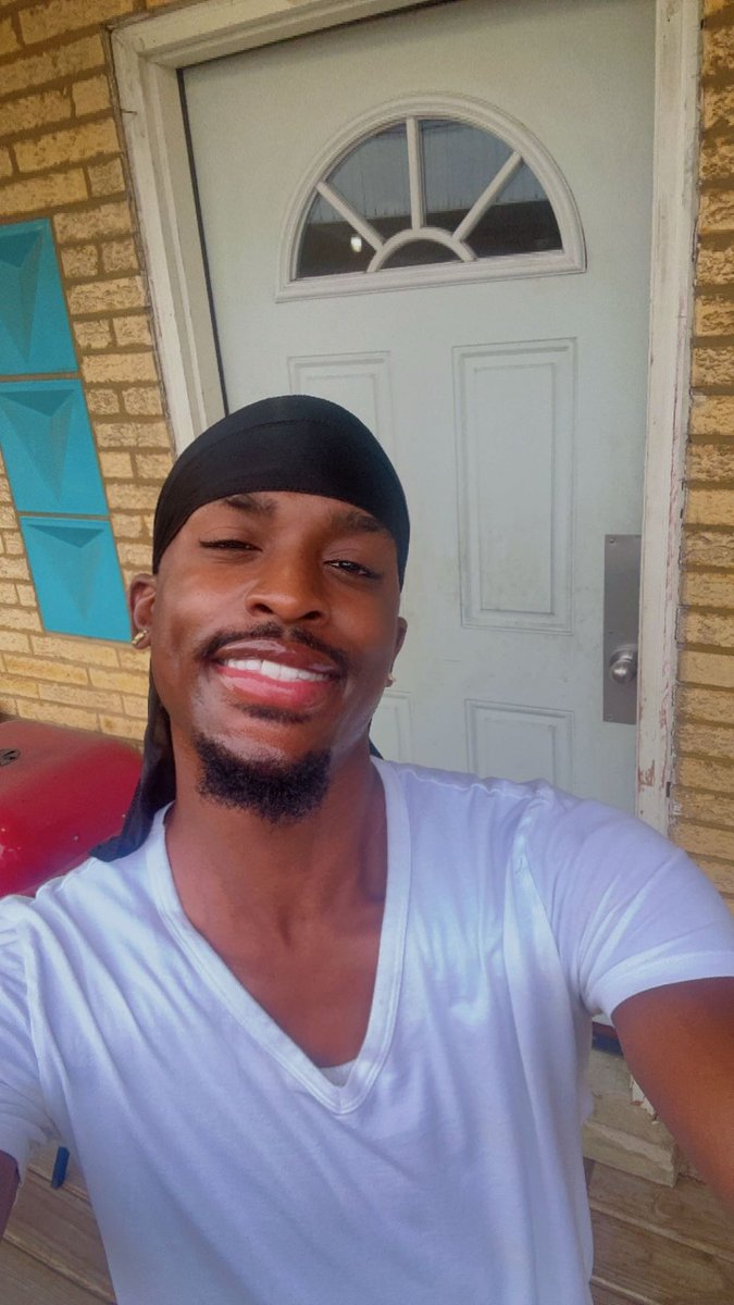 LavonteShawn's tweet photo. @woah_ja happy Sunday everybody have a good day today. Be blessed and know God loves you.✨☺️🙌🏾🫶🏾 https://t.co/oRZigXxHqe