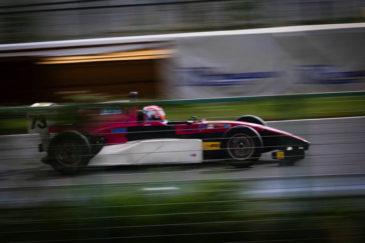 chiiracing2525's tweet photo. 筑波サーキット　スーパーFJ最終戦 https://t.co/gS50iy35Ms