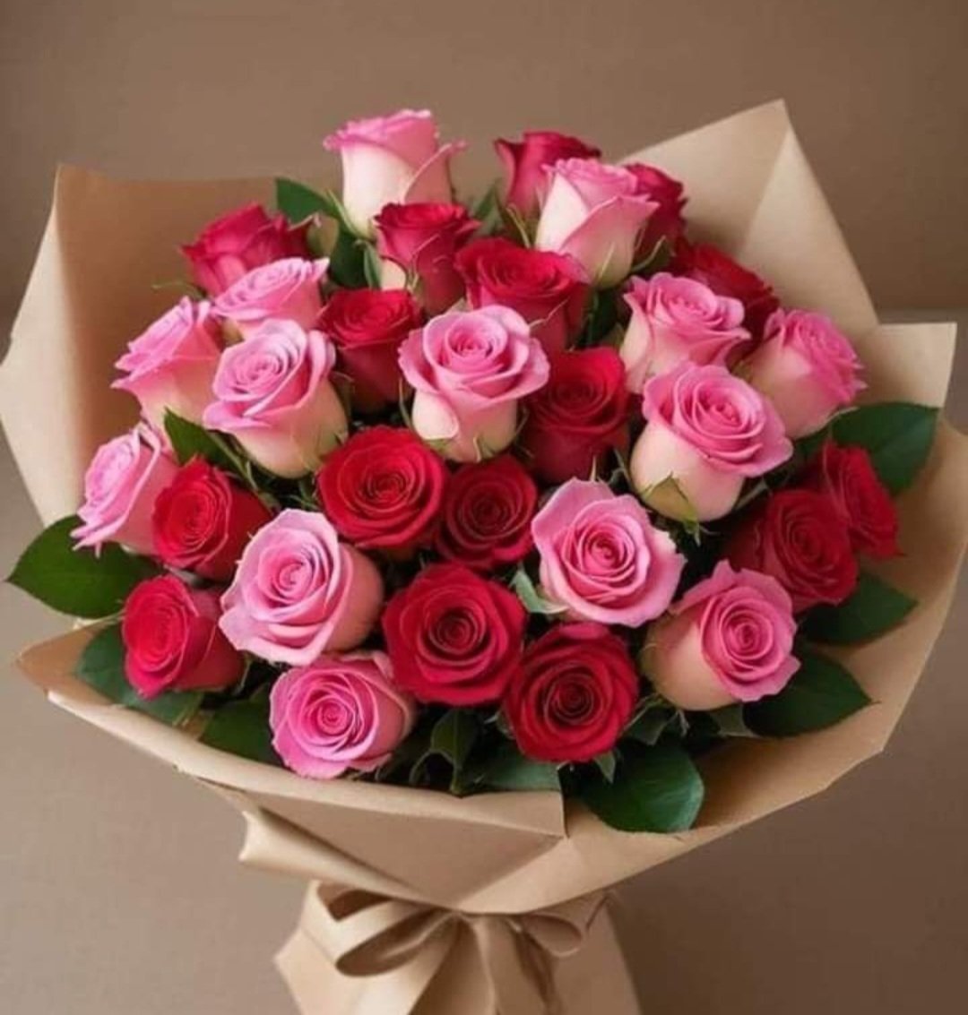 Sweet roses for sweet friends 🌹
Spread kindness everywhere 
🌹💫🌹💫🌹💫🌹💫🌹💫🌹💫🌹