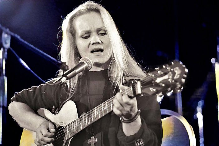 EvaFanClub's tweet image. ‘Songbirds keep singing’: Eva Cassidy
 (2 February 1963 - 2 November 1996)❤️