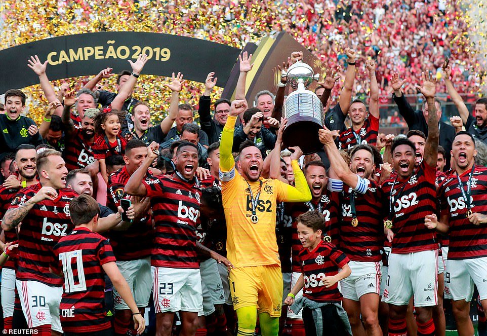 BackyardBulle10's tweet photo. Excitement builds as @Flamengo prepares for the Copa do Brasil final against Atlético-MG today at Maracanã! 🏆 Plus, reports suggest Anthony Martial is set to join the squad. #Flamengo #CopaDoBrasil #AnthonyMartial https://t.co/ffDqVGIC2k