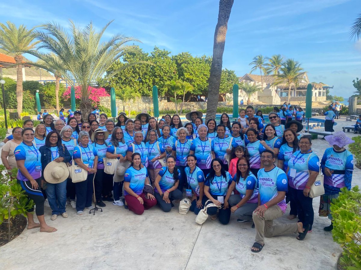 Más de 70 delegadas de la Misión Venezolana Nor-Oriental asistieron al congreso de la Unión en la Isla de Margarita 🏝️

Bajo el Lemas Renovados para la Misión, compartieron 3 días en compañía de hermanas de todo el territorio de la Unión Venezolana Oriental 🙌🏻

#PasiónMIVENOR