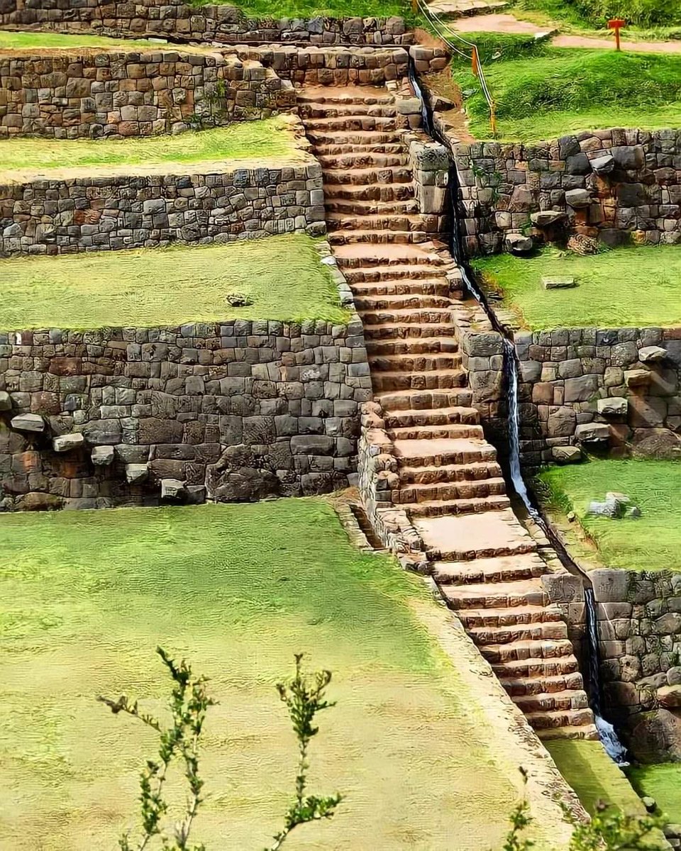 JBismarc's tweet photo. Tipón, the majestic Inca Water Temple, is an architectural masterpiece nestled in the heights of the Cusco Valley, Peru. This site impresses with its hundreds of walls, terraces, and finely carved stone corridors. Tipón is not only a temple but a lasting harmony.
#Tipon #Inca https://t.co/ukkmEvFEse