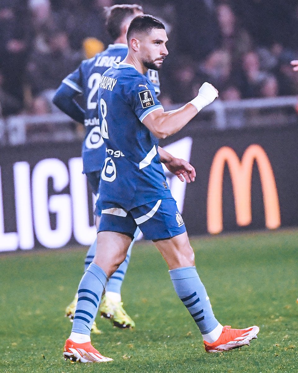 Pour fêter la VICTOIRE de l'OM, aucun supporter de l'OM doit avoir moins de 10.000 abonnés. 

Commente ce tweet en disant « Je fb » et follow tout ceux qui like le commentaire.

RT + fav pour la visibilité. 💙🤍

#TeamOM #FCNOM