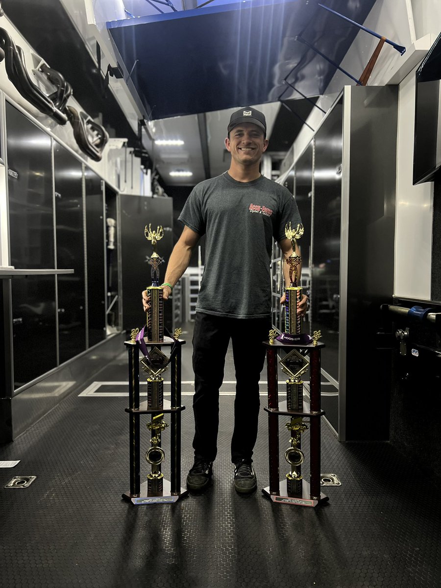 ClingSterling's tweet photo. Picked up wing wins #1 and 2 https://t.co/zh4QwX4rbY