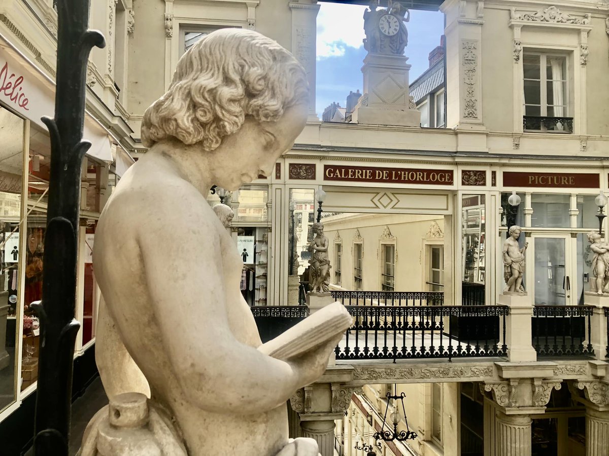 StephanePajot44's tweet photo. Lire, c'est s'enrichir #Nantes https://t.co/cNrbOcHWed