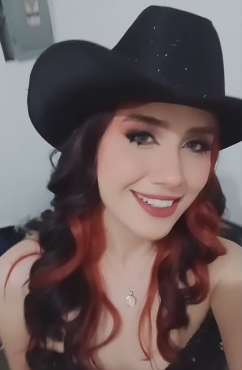 EdithEvansTeam's tweet photo. Ya esta preparándose para lo que sera esta gran noche 😍✨💎
Auditorio Nacional 
Algun dia 
Tu propia presentacion ✨🔥 #EdithEvans #LaAcademia https://t.co/4siLWmjovS