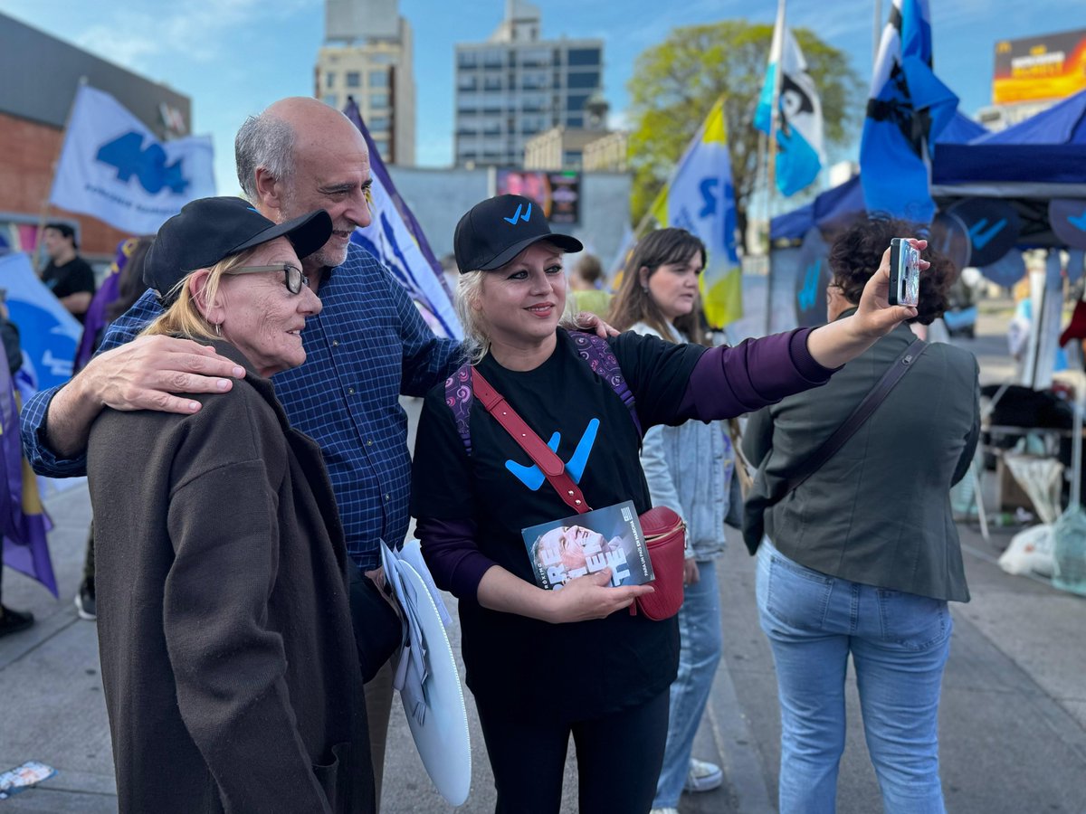 pindependiente_'s tweet photo. Este domingo, el líder del Partido Independiente, @Pablo_Mieres , junto a dirigentes y militantes del PI participó en distintas actividades organizadas por la Coalición Republicana en Montevideo, de cara al balotaje del 24 de noviembre.

#LaCoaliciónEnMarcha https://t.co/5a7snwOVeE