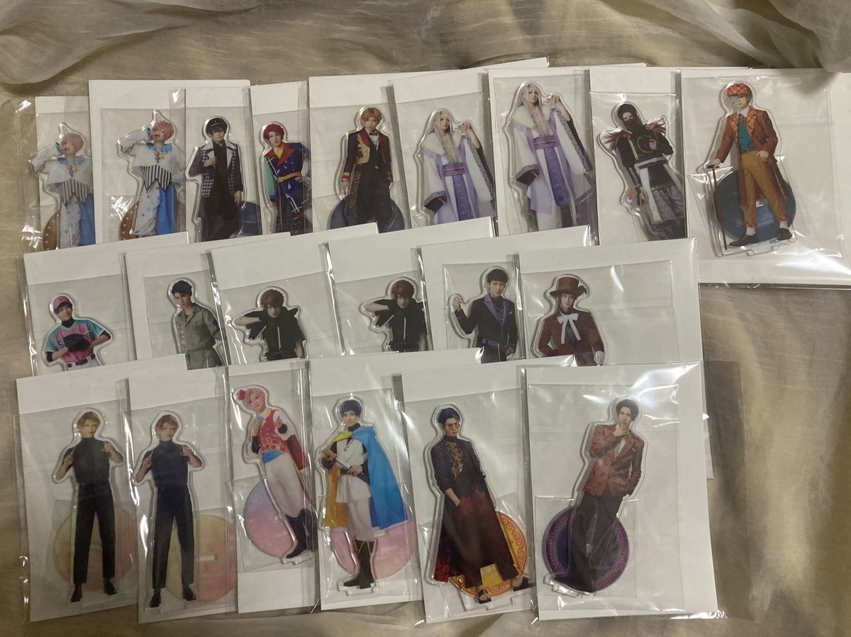 nai010905's tweet photo. 【交換･譲渡】フォーライ ランダムアクスタ ブロマイド チェキ

譲
ｱｸｽﾀ 真澄*･至*･天馬･椋･九門･十座･太一･丞･密*･誉･東･ｶﾞｲ
ﾗﾝﾌﾞﾛ 綴･ｼﾄﾛﾝ･九門･万里･十座･左京･莇
ﾁｪｷ 綴･ｼﾄﾛﾝ･椋(箔･N)･三角･九門･十座･太一･莇･丞･誉･ｶﾞｲ

↓↓↓ https://t.co/BEGjMDjhAY