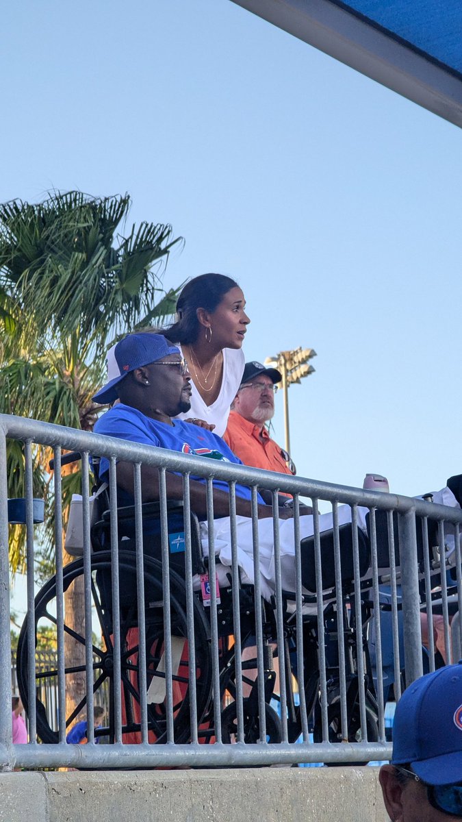 Welcome to Gainesville <a href="/DukeCoachYoung/">Marissa Young</a> &amp; James Lamar, good to see you able to get out James. 🙏For your continued recovery.