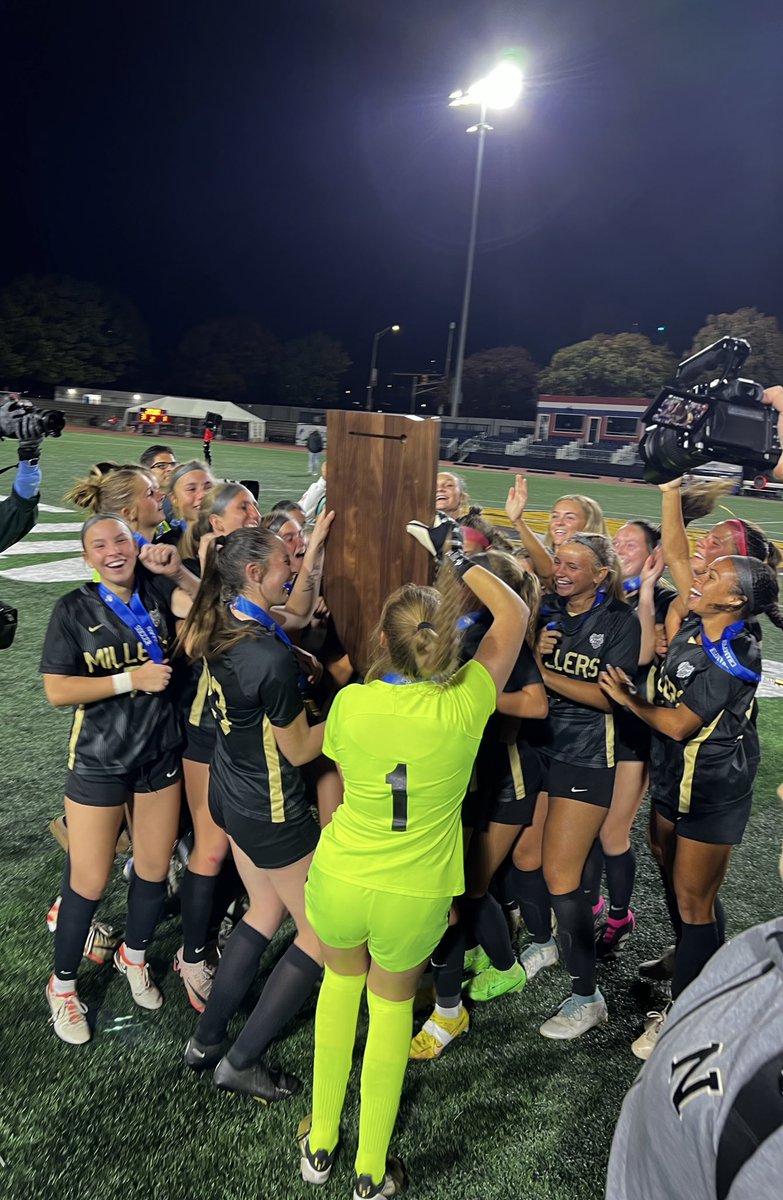 RichTorres23's tweet photo. Millers complete three-peat, beat Trojans for 3A soccer crown @IHSAA1 @MillerNationAD @MeredithTippner 

“… this is where we always want to be, and it can’t come without a great group of girls, a great coach to lead us,” NHS senior Meredith Tippner

https://t.co/hug8qmkoSP https://t.co/XTASPuZ49y