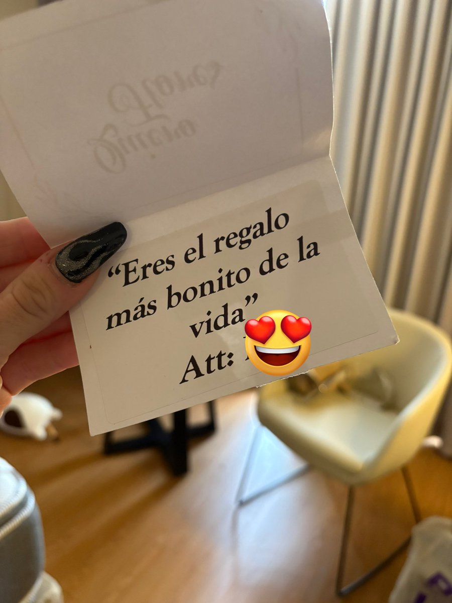 BebaCrista's tweet photo. Cuando no importa que esté del otro lado del país 💖  los detalles lo son todo https://t.co/VTPk8jvVR7