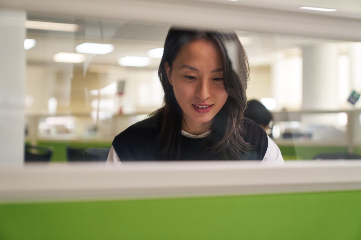 Kore_Studios's tweet photo. Great collaboration with BASF for this series of portraits of JING WEN to showcase their innovation team. 

Photographer: @philipperoyphoto
Client: BASF

#portraitphotography #photoreportage https://t.co/Y7MxUFxAWU