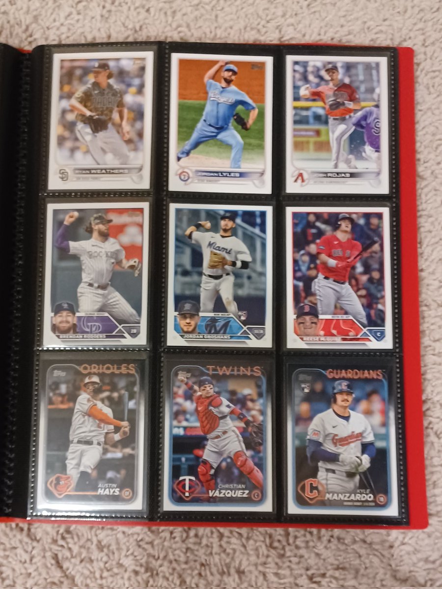 bsquirrel_1's tweet photo. My son and I finally had some time yesterday to open some Topps Update.  First order of business was to save the first base for this page. https://t.co/uUBNdbDRM1