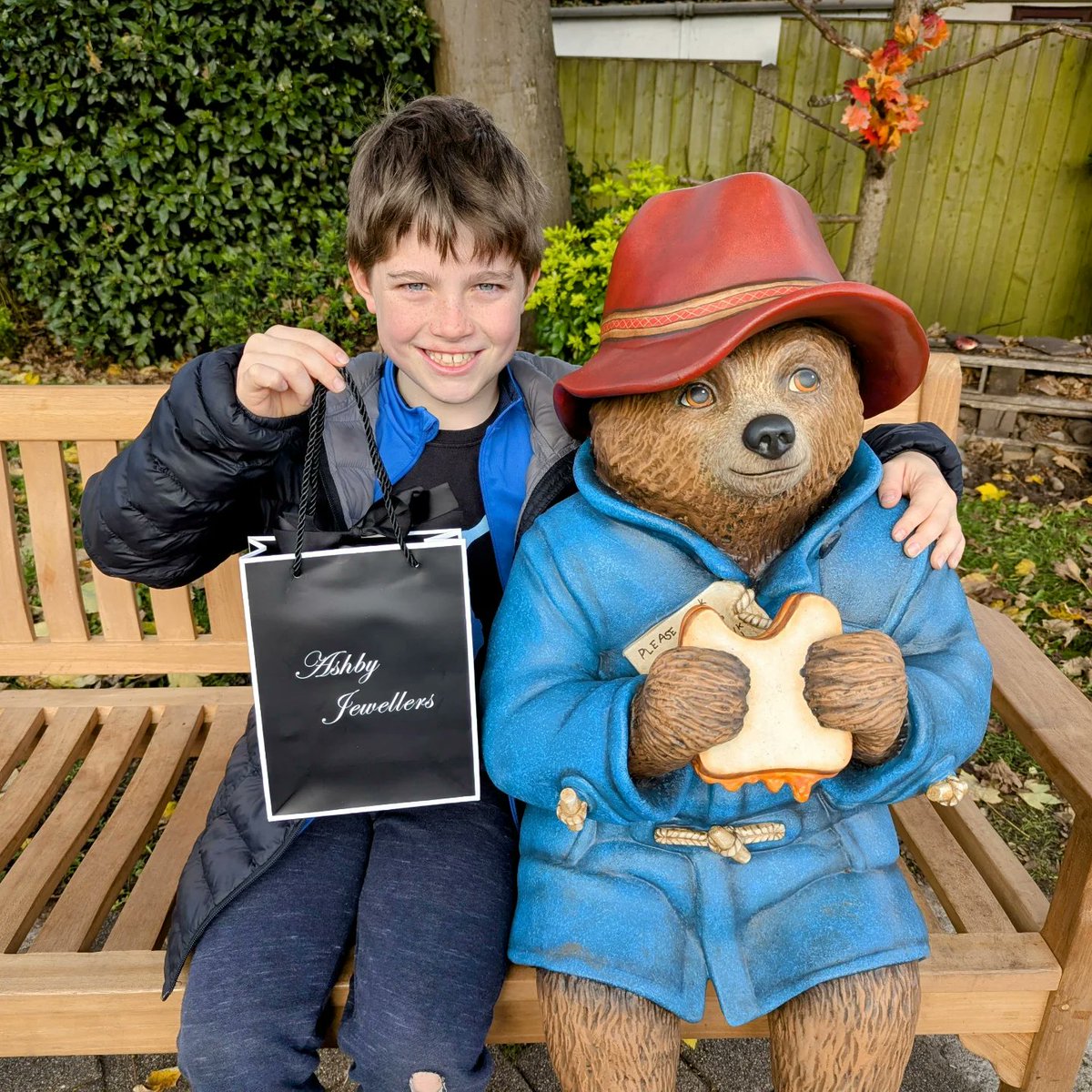 This young man loves visiting Paddington after visiting our store during his half term. Hopefully there's not just marmalade sandwiches in the bag.

#ashbypaddington #ashbypaddingtonbear #paddington #paddingtonbear🐻 #paddington3 #ashbydelazouch #ashbyjewellers #sbs