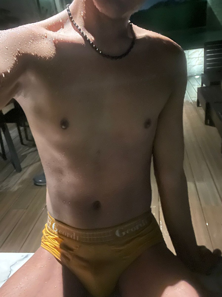 MiigueOrteru's tweet photo. amo los días de Jacuzzi :3 https://t.co/AQB5TvEkPB