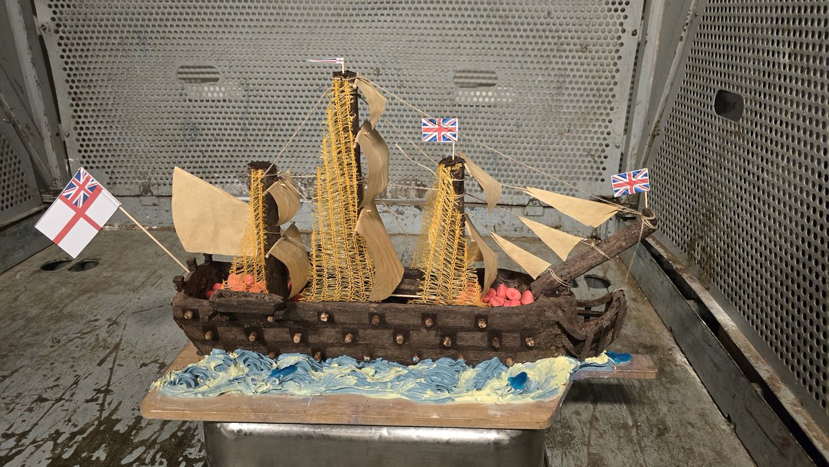 We celebrated Trafalgar / Camperdown night. In preparation for the gallion, I spent just over 36 hours creating this from scratch, no moulds or tools, just my imagination and a knife and a drill. I think this came out very well. In total, I used 26 KG of chocolate. #HMSDUNCAN
