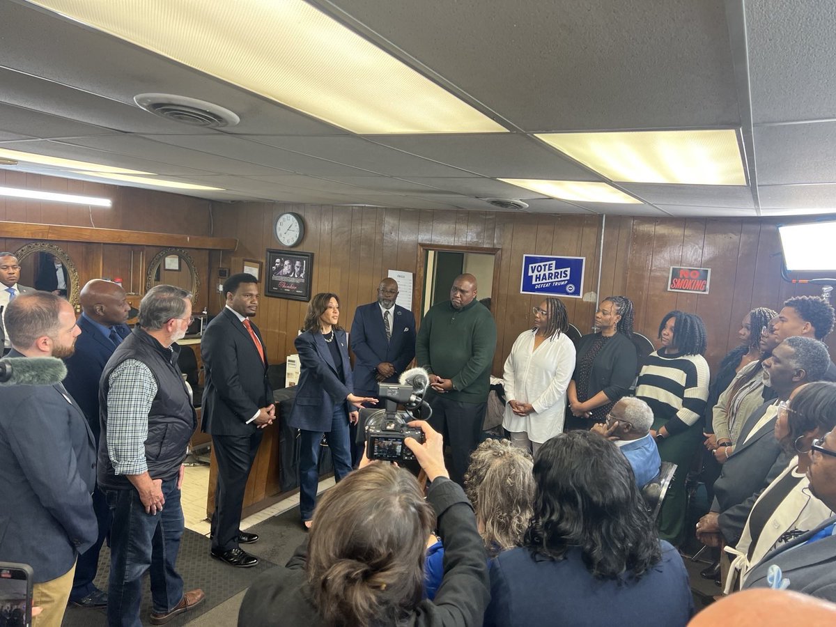 Gary Peters tweet media