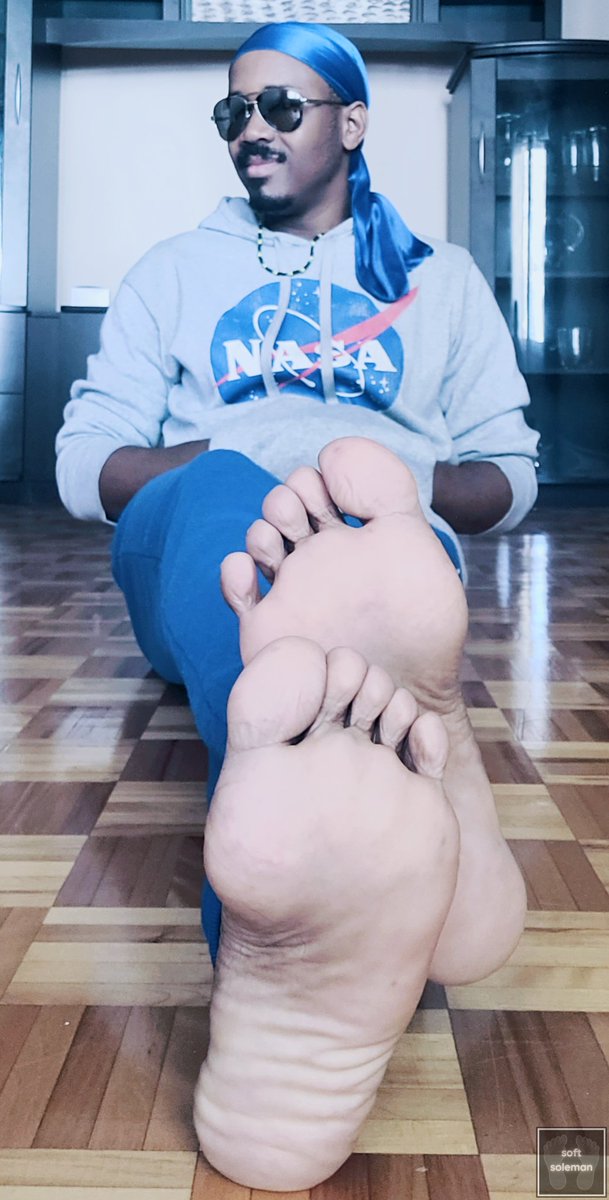 softsoleman's tweet photo. #softsoleman #malesoles #malefeet #piedsmasculins #dudefeet #manlysoles #meatysoles #softsoles #bigfeet #heavysoles #legendarymalefeet #November #novemberfeet #Movember https://t.co/oXUSV4vOwK