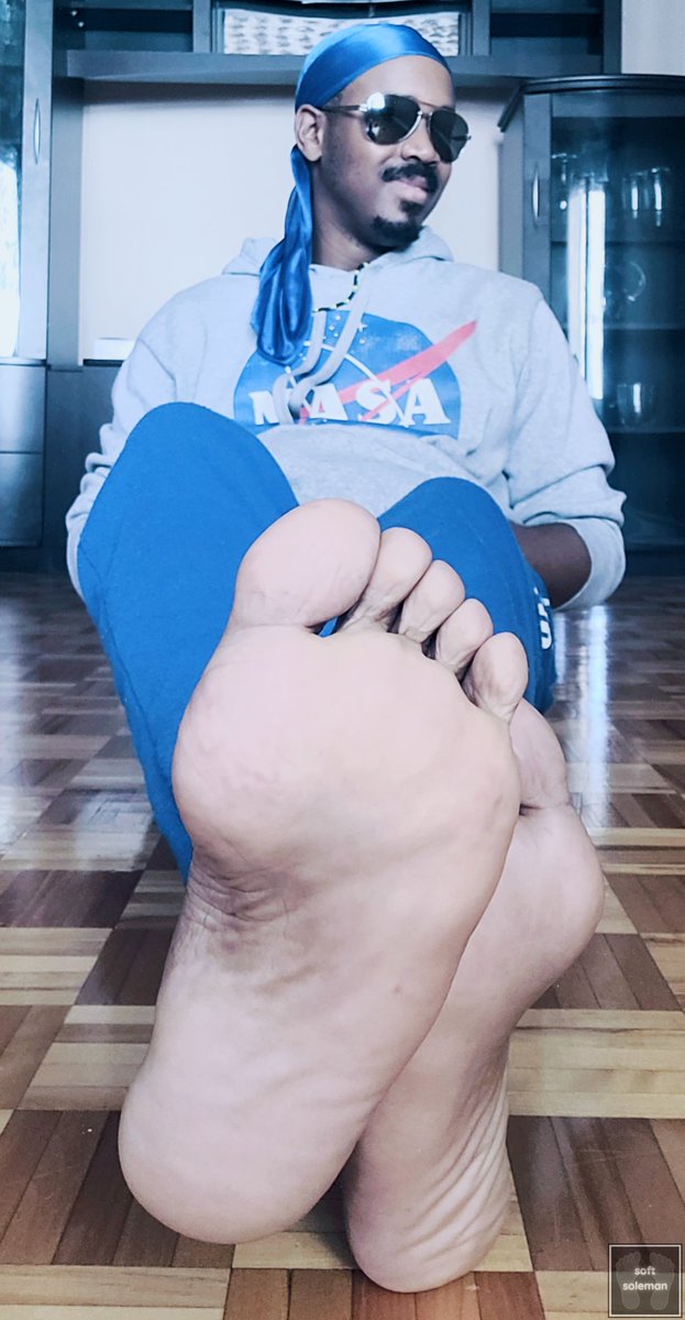softsoleman's tweet photo. #softsoleman #malesoles #malefeet #piedsmasculins #dudefeet #manlysoles #meatysoles #softsoles #bigfeet #heavysoles #legendarymalefeet #November #novemberfeet #Movember https://t.co/oXUSV4vOwK