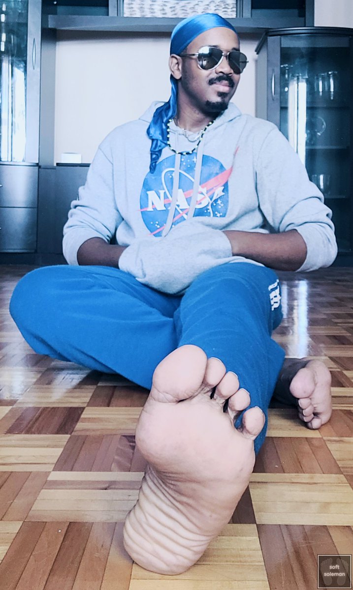 softsoleman's tweet photo. #softsoleman #malesoles #malefeet #piedsmasculins #pieds #feet #soles #dudesoles #dudefeet #manlysoles #softsoles #bigfeet #heavysoles #legendarymalefeet #November #novemberfeet #Movember https://t.co/YLrsJAnTbl