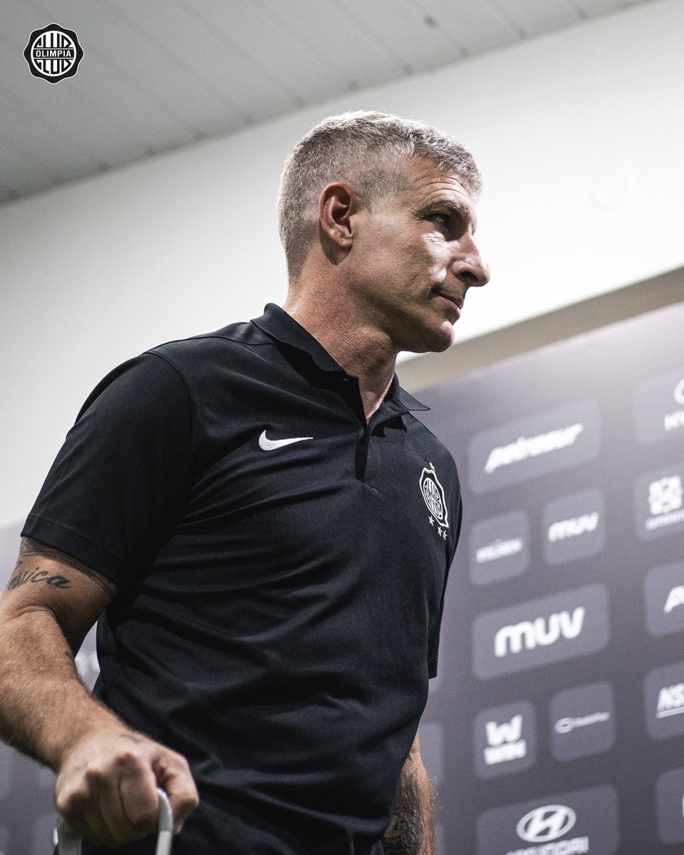 elClubOlimpia's tweet photo. MARTÍN PALERMO. https://t.co/GOIyF7MJRV